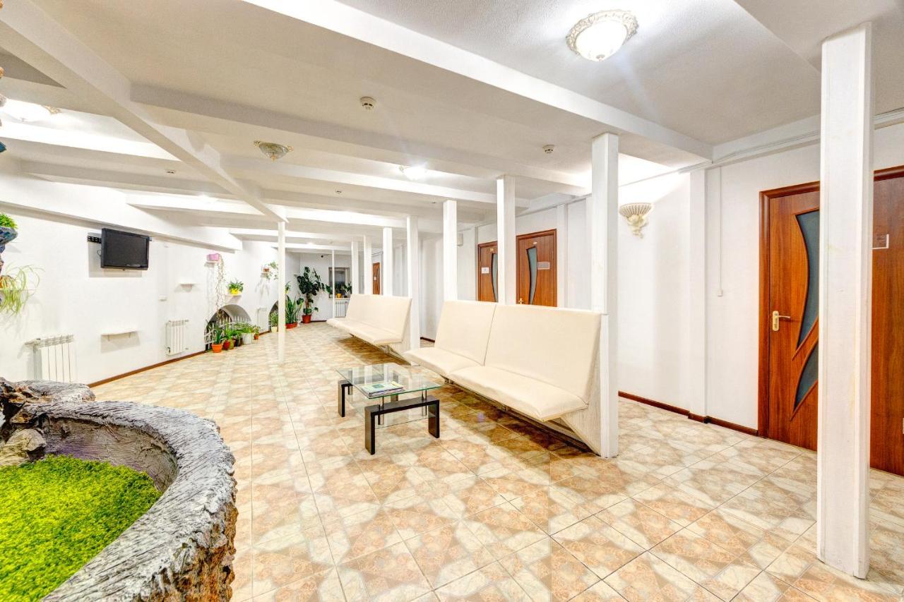 Hotel Zvezda Киев Екстериор снимка